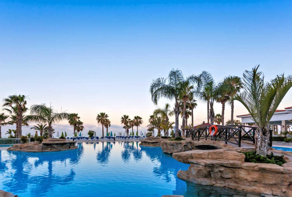 Leonardo Hotels & Resorts Mediterranean - poolPleasure_02