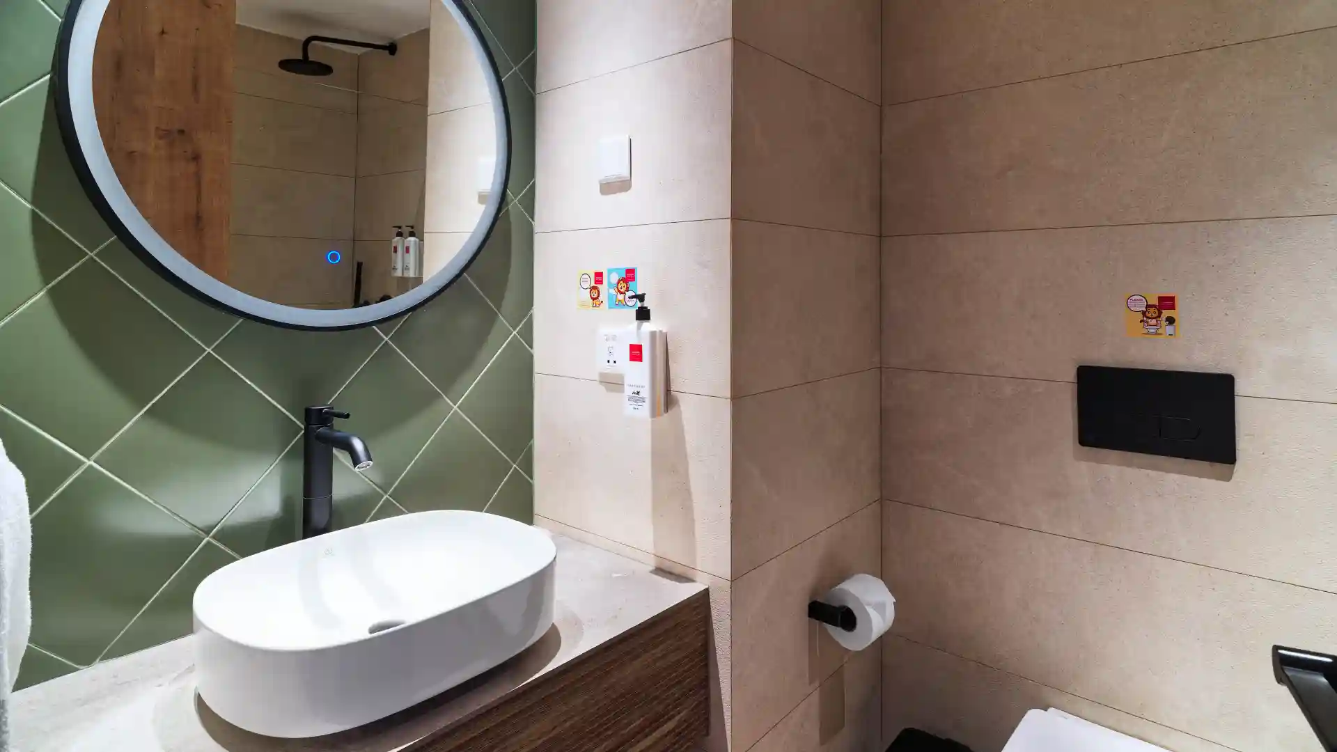 Leonardo Hotels & Resorts Mediterranean - deluxeRoomSeaViewWithExecutiveLoungeAccess_01