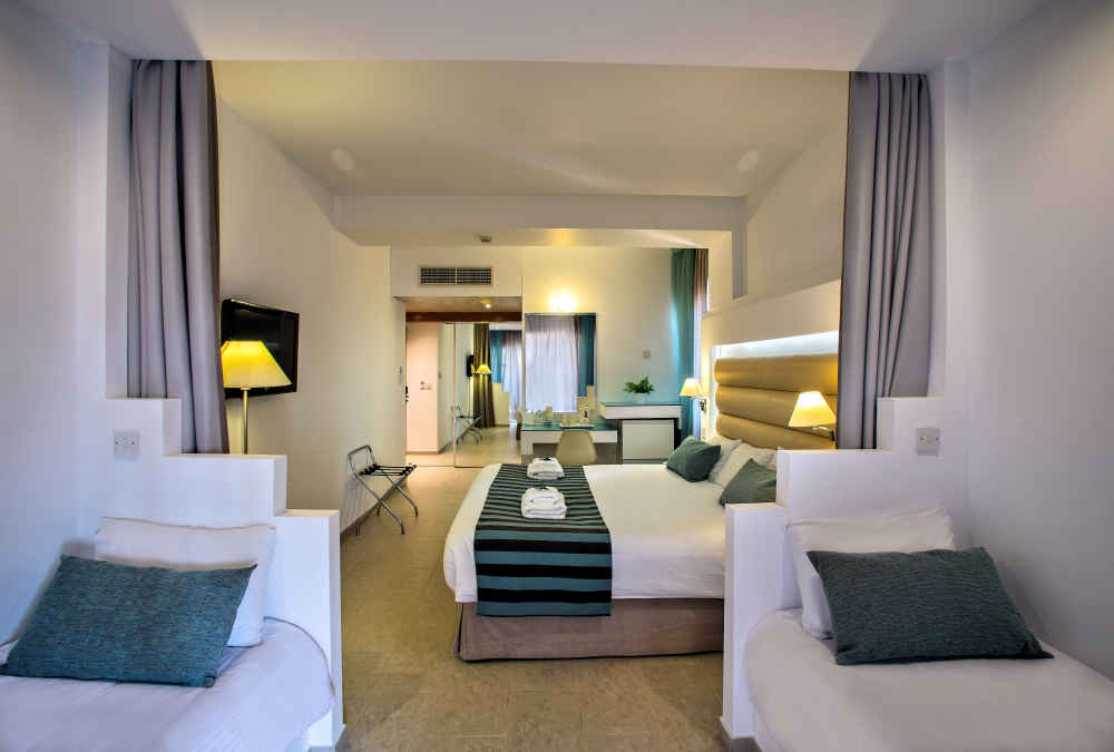 Leonardo Hotels & Resorts Mediterranean - familyRoomInlandView_01.jpg