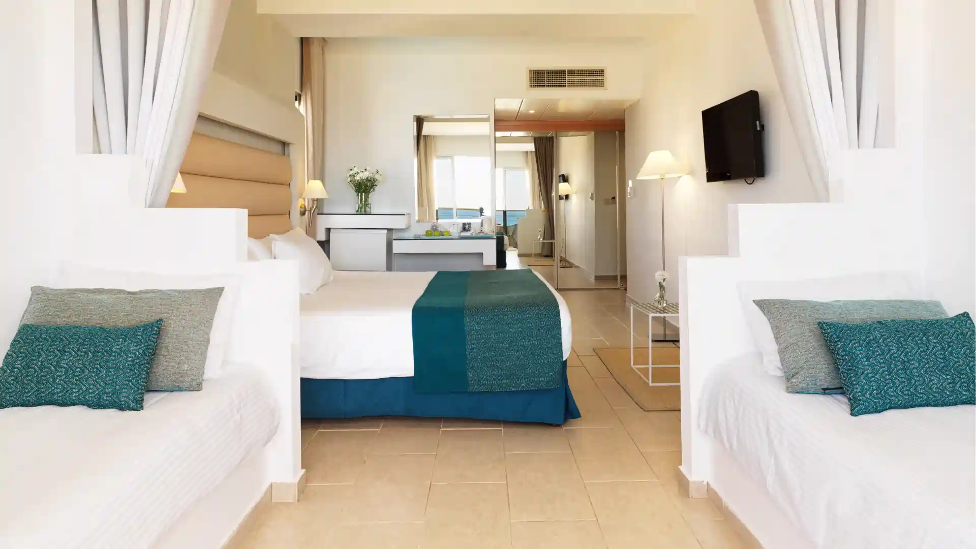 Leonardo Hotels & Resorts Mediterranean - familyRoomSeaOrPoolView_05