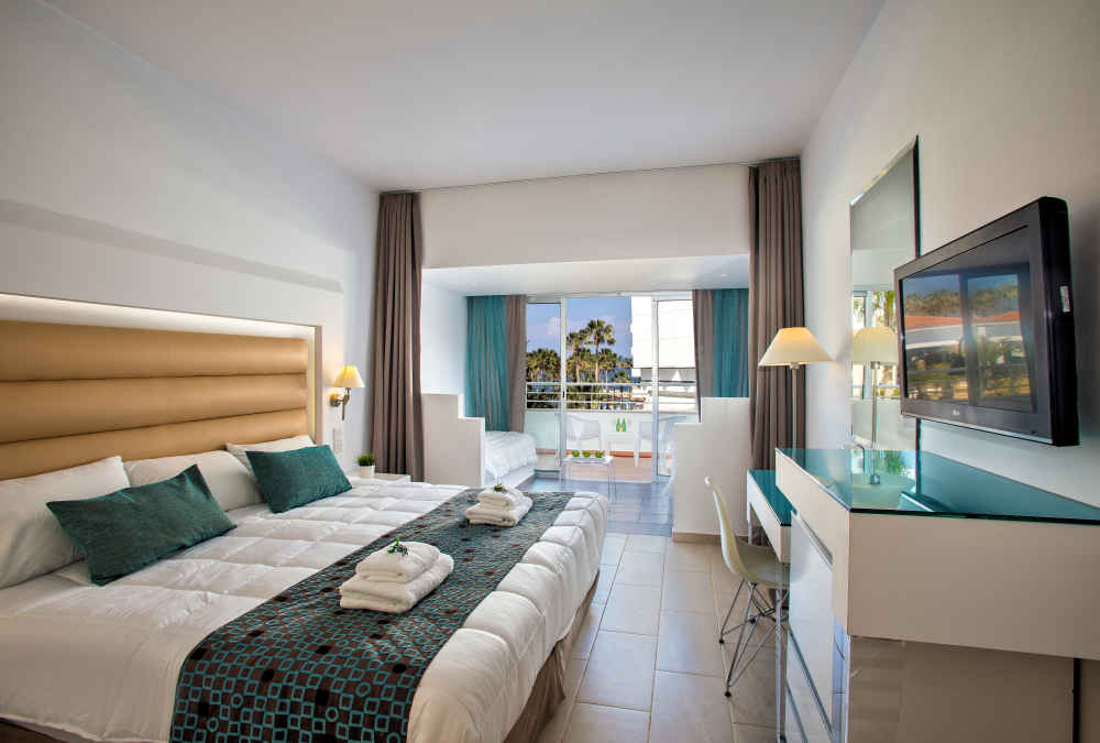 Leonardo Hotels & Resorts Mediterranean - familyRoomSideSeaView_01.jpg