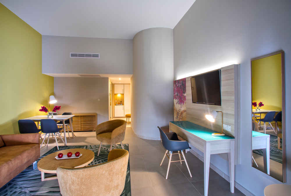 Leonardo Hotels & Resorts Mediterranean - loftRoomSeaView_03