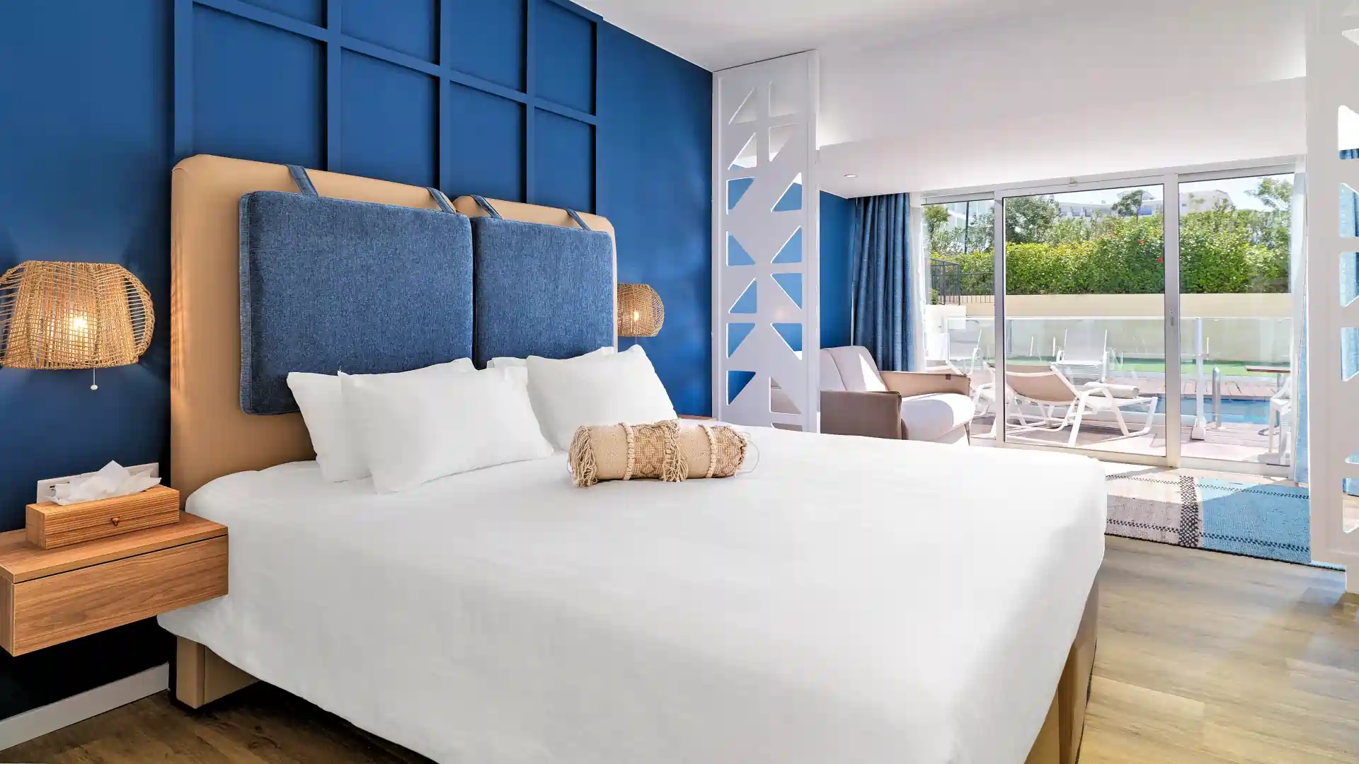 Leonardo Hotels & Resorts Mediterranean - swimUpFamilyRoomGardenView_01