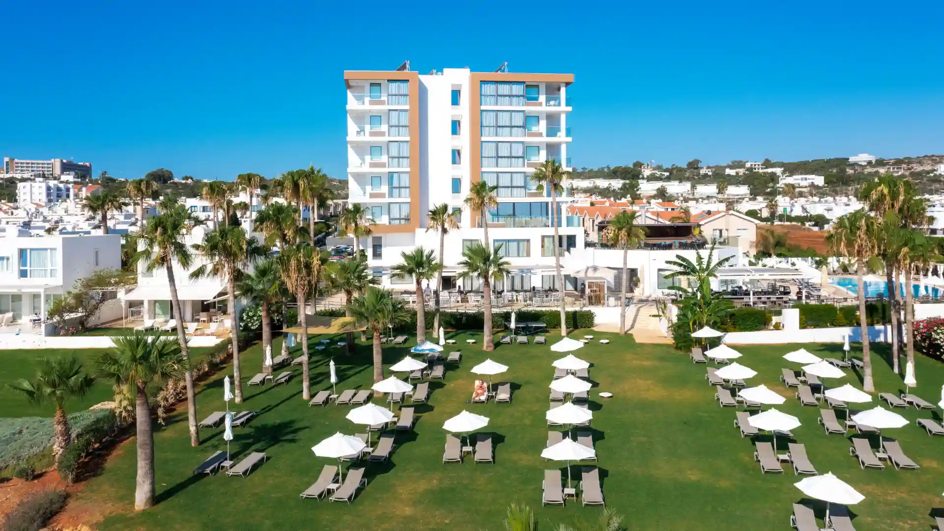 Leonardo Crystal Cove Hotel & Spa by the sea - photo_001.webp