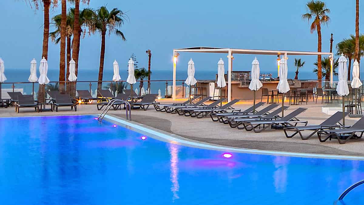 Leonardo Hotels & Resorts Mediterranean - thetisPoolBar_01