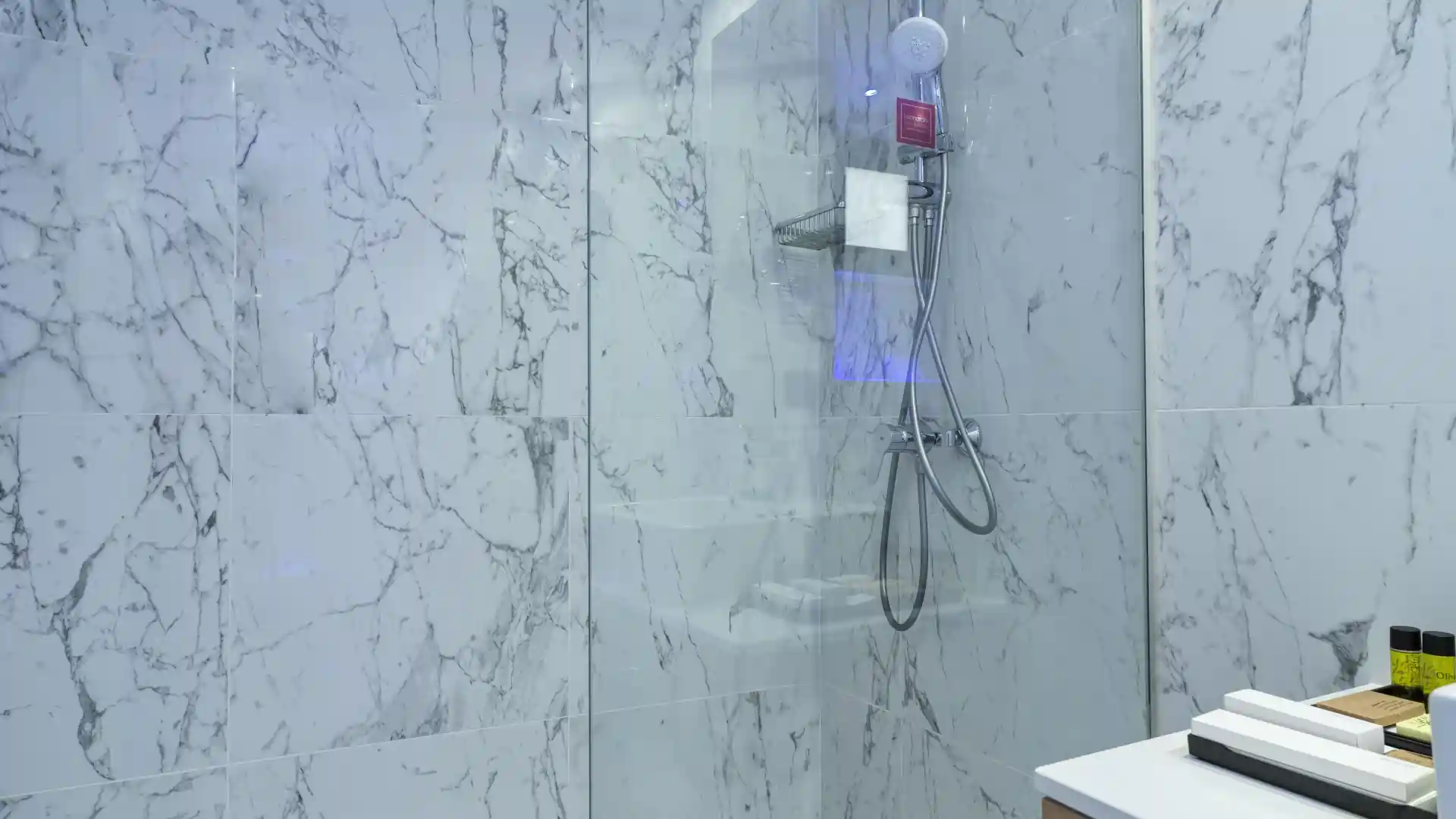 Leonardo Hotels & Resorts Mediterranean - executiveSuiteFrontSeaViewWithOutdoorHotTub_20