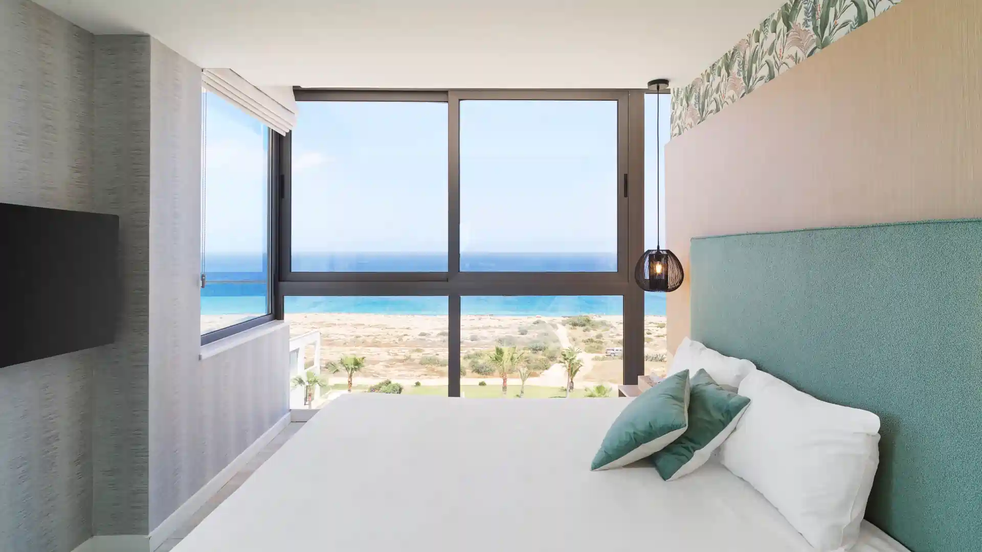 Leonardo Hotels & Resorts Mediterranean - juniorSuiteWithOutdoorHotTub_20