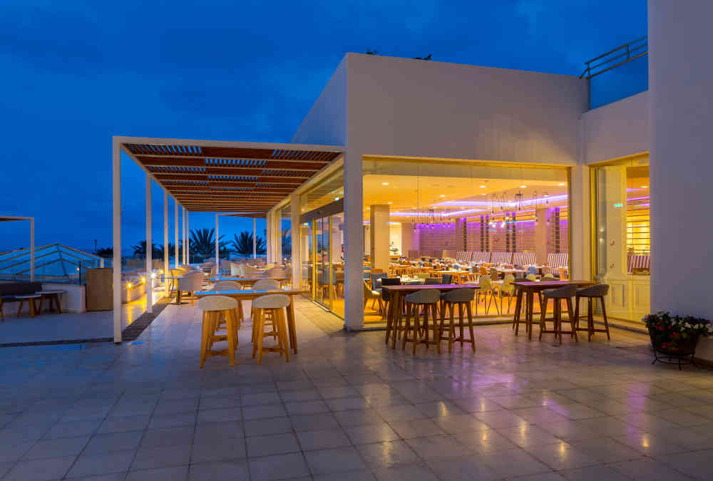 Leonardo Hotels & Resorts Mediterranean - blueHorizonRestaurant_04.jpg