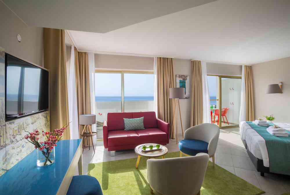 Leonardo Hotels & Resorts Mediterranean - seaViewSuite_02