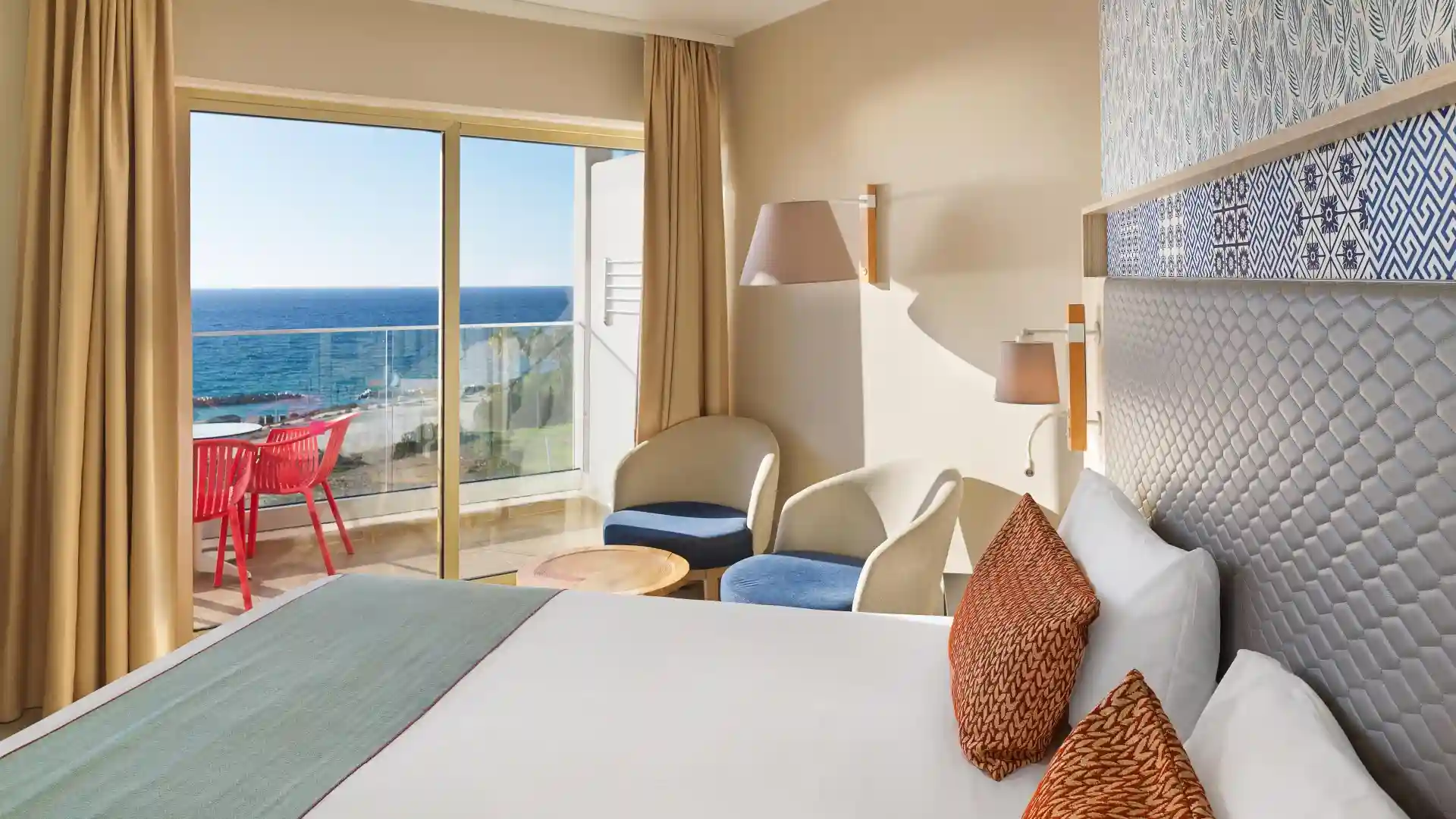 Leonardo Hotels & Resorts Mediterranean - seaViewSuite_03