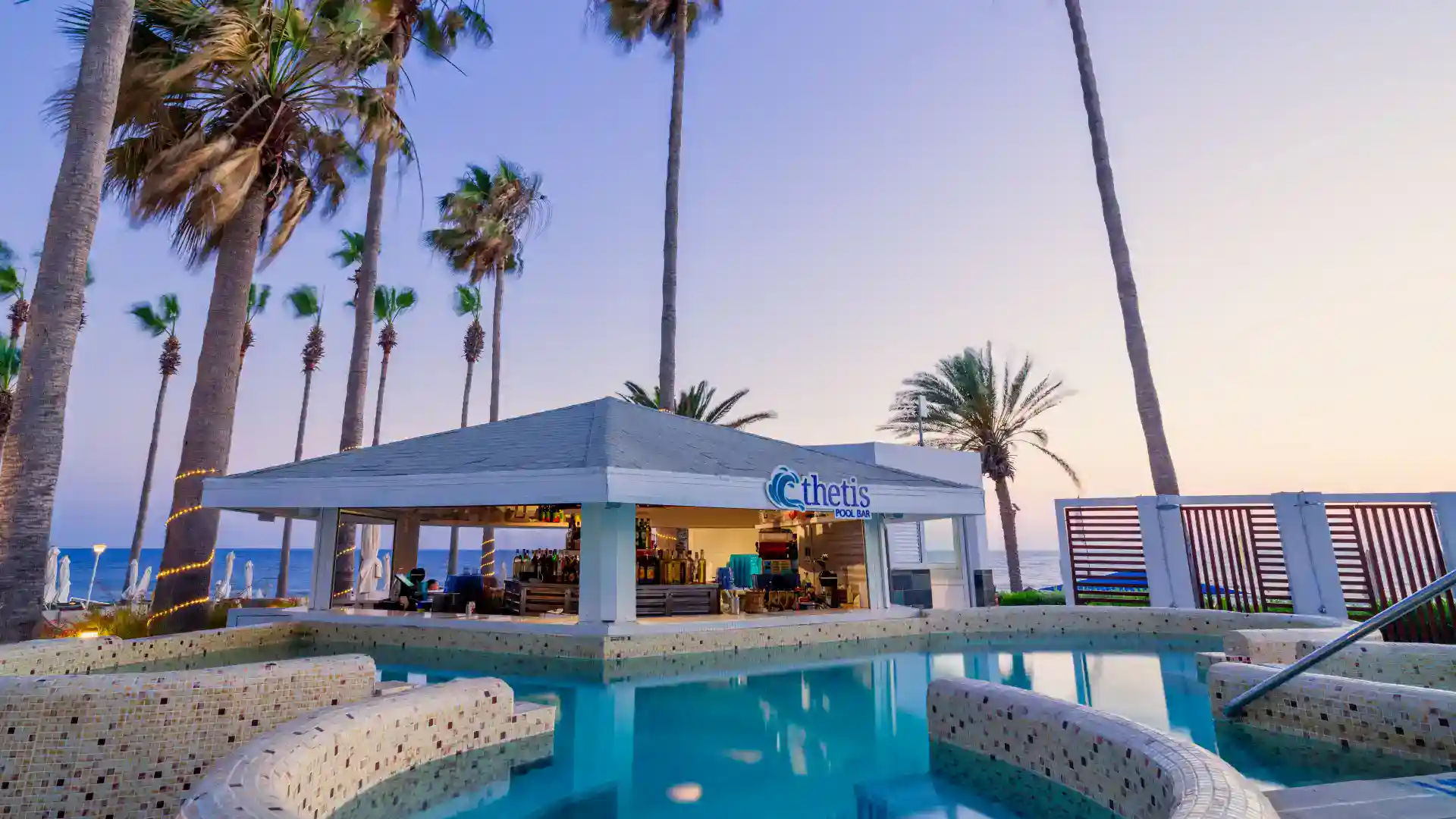 Leonardo Hotels & Resorts Mediterranean - thetisPoolBar_01