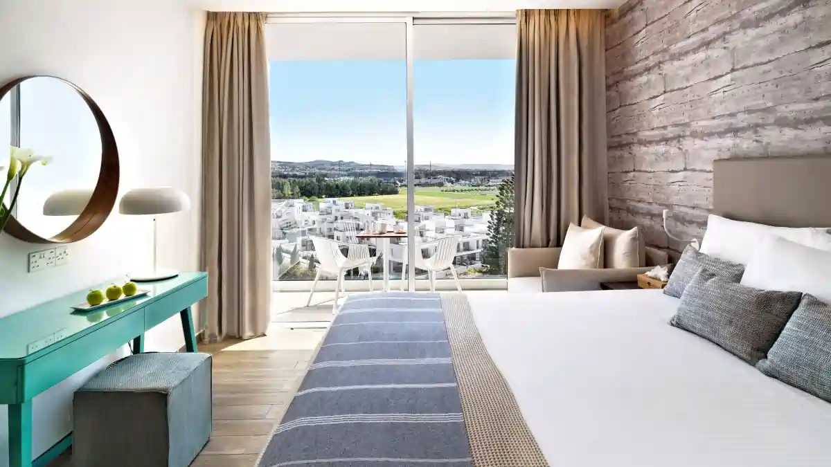 Leonardo Hotels & Resorts Mediterranean - deluxeRoomWithPanoramicInlandView_02