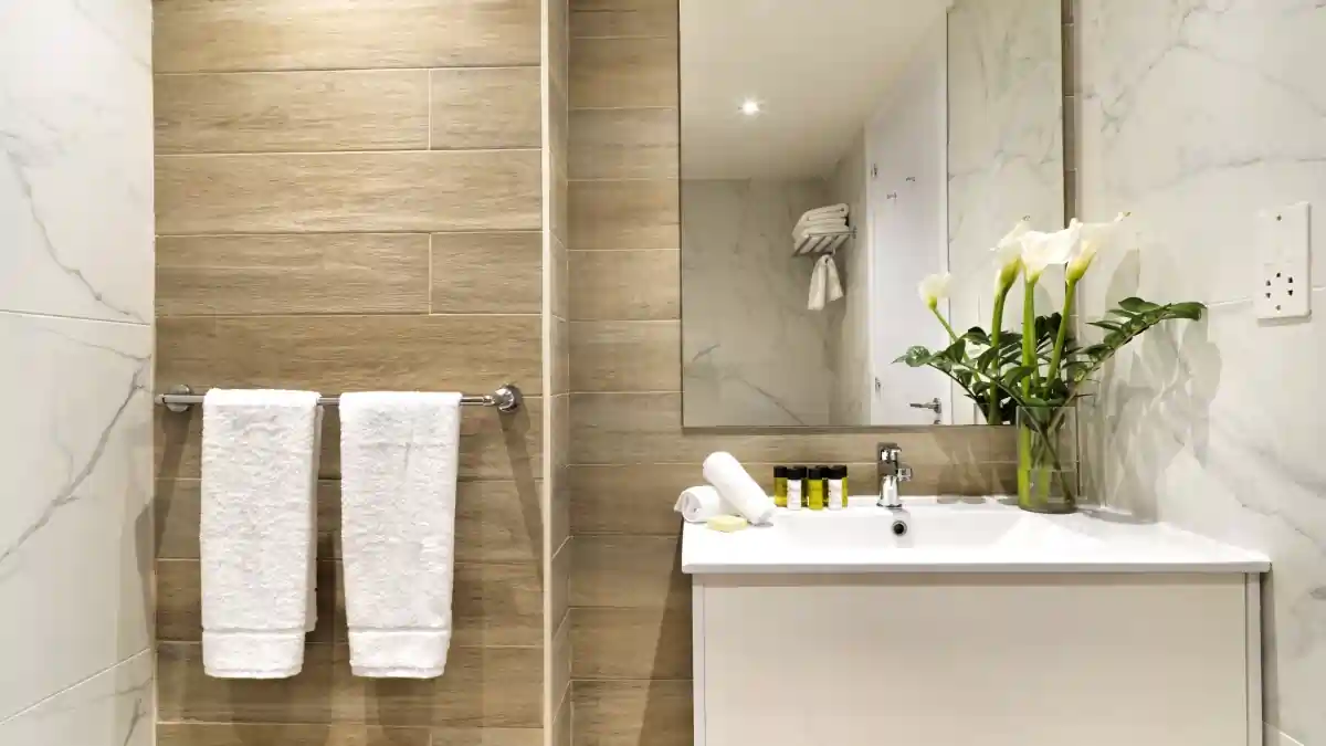 Leonardo Hotels & Resorts Mediterranean - deluxeRoomWithPanoramicInlandView_07