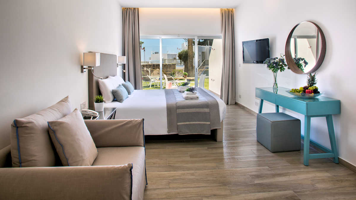 Leonardo Hotels & Resorts Mediterranean - swimUpStudioGardenView_020