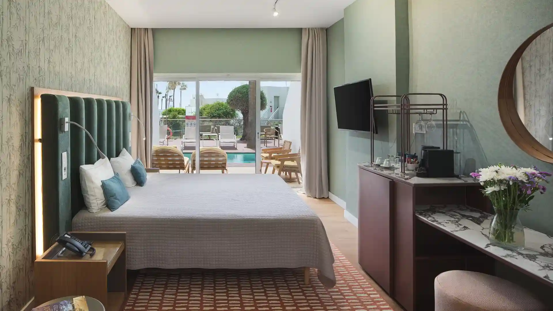 Leonardo Hotels & Resorts Mediterranean - swimUpSuperiorRoom010