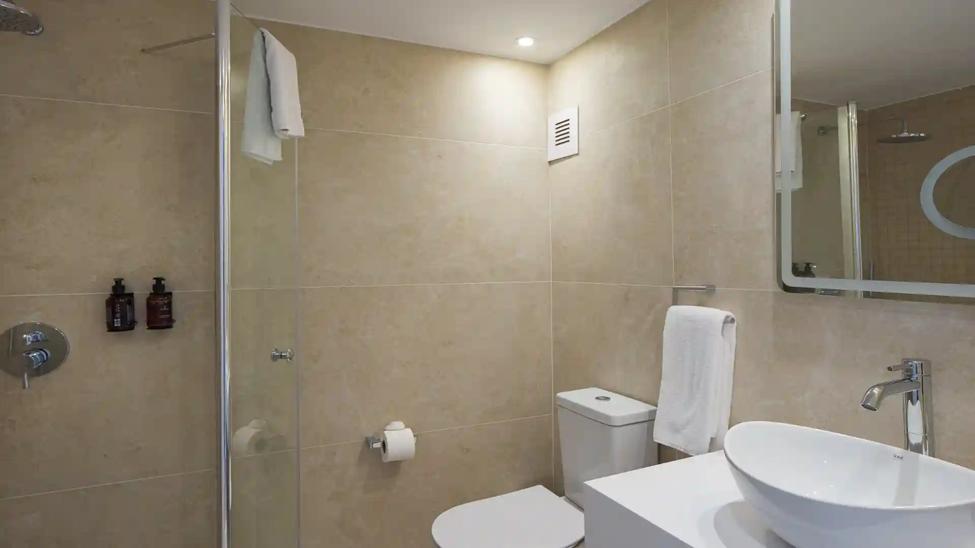 Leonardo Hotels & Resorts Mediterranean - swimUpSuperiorRoom090