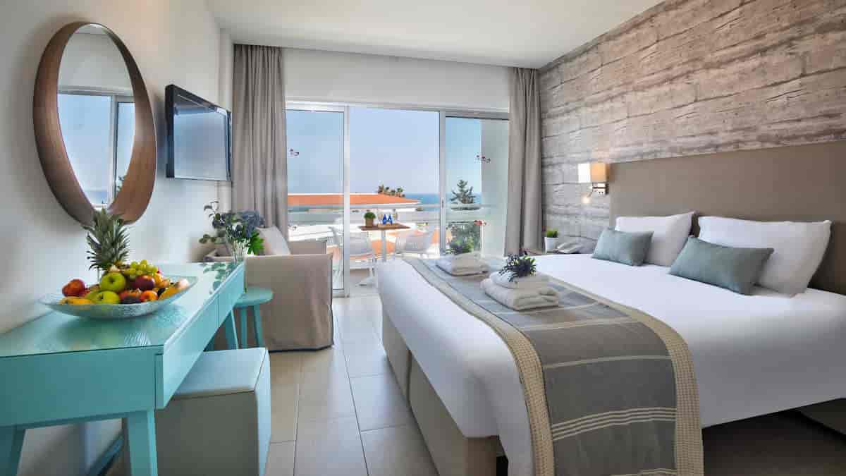 Leonardo Hotels & Resorts Mediterranean - twinDoubleSideSeaView_02