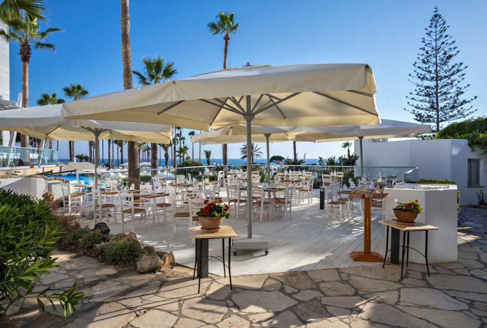 Leonardo Hotels & Resorts Mediterranean - mourayioGreekTaverna_02